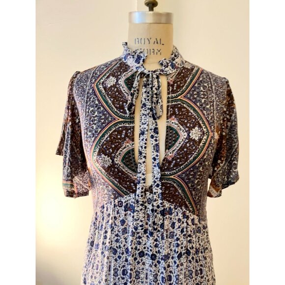 JAASE flowy flutter sleeve, mixed print midi ”peasant” dress with crochet trim - Picture 3 of 6